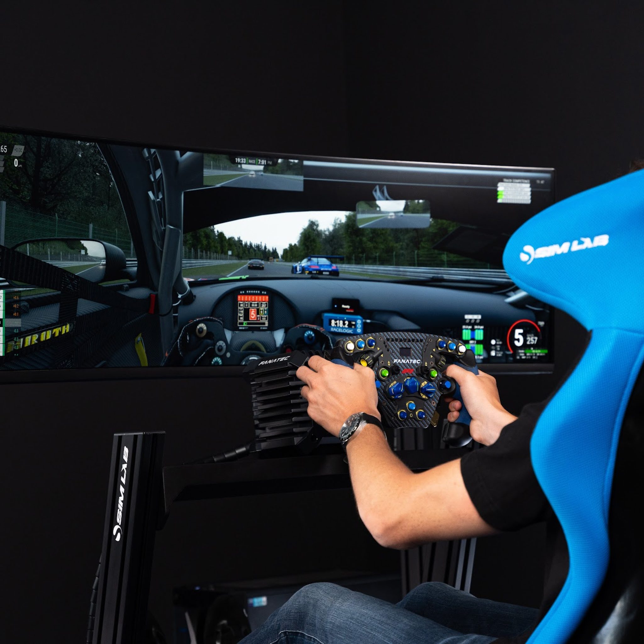 GT1 Pro Sim Racing Cockpit Preview - Podium Life